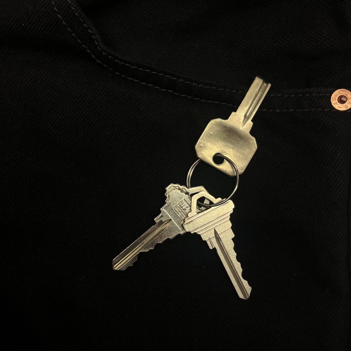 Ski Kansas Key Clip - Yellow Brass