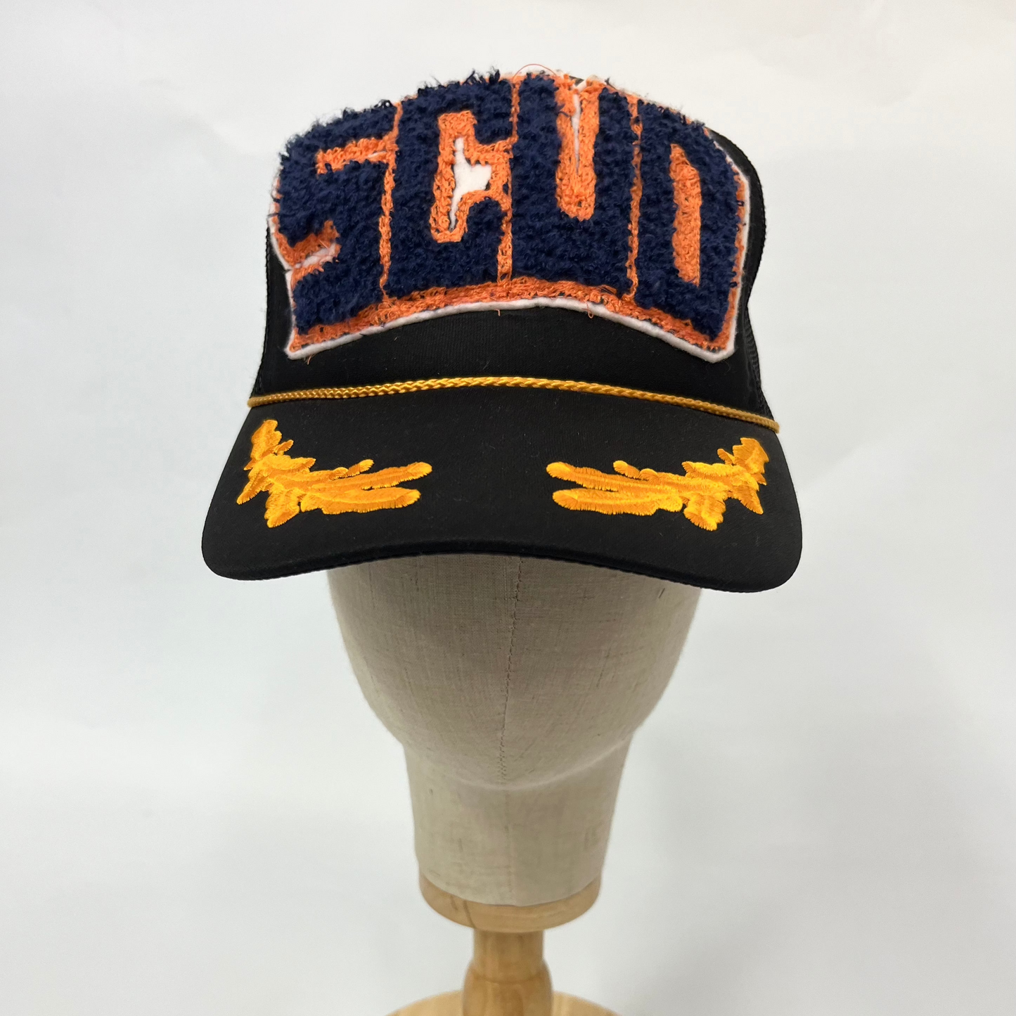 Chainstich Patch Trucker Hat "SCUD"