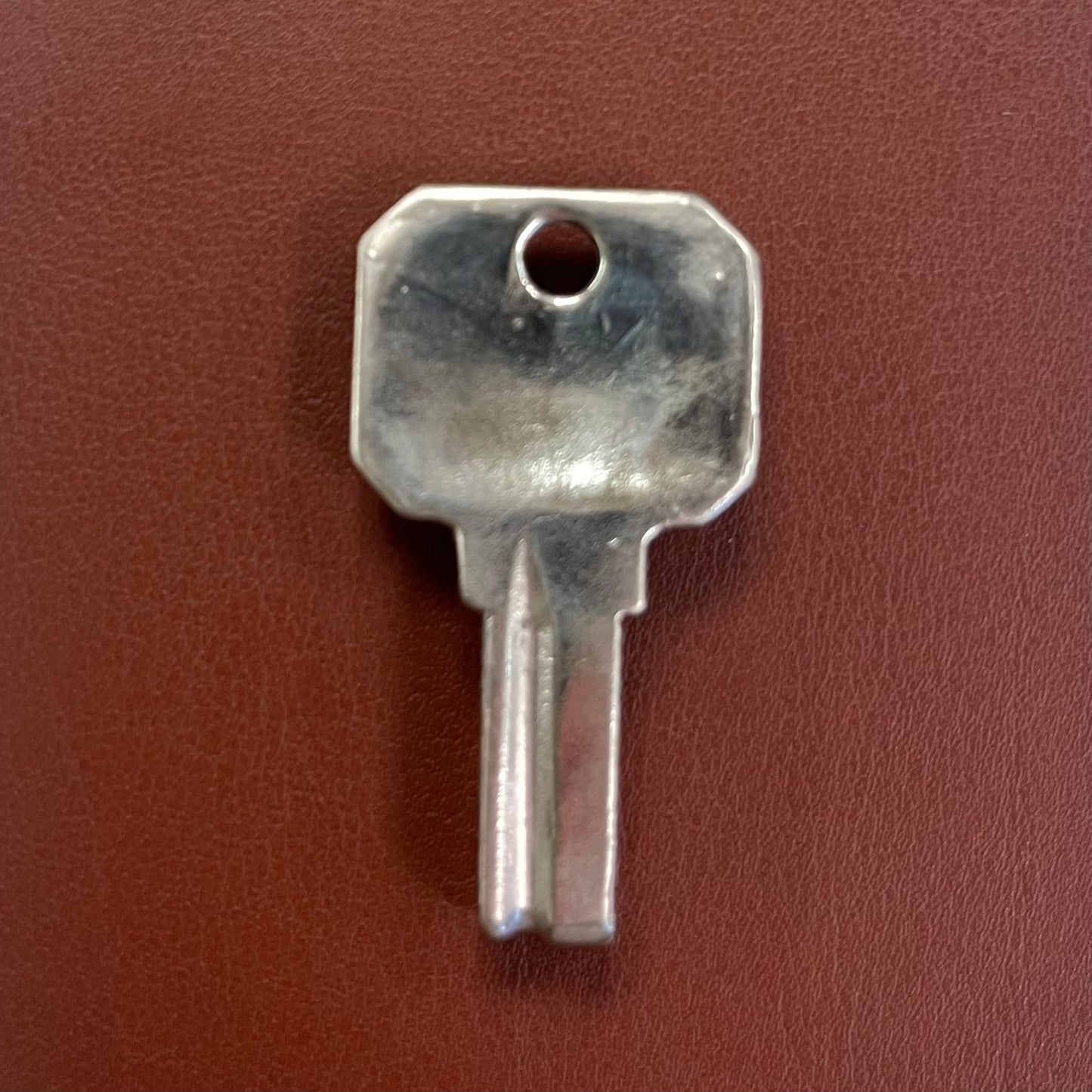 Ski Kansas Key Clip - White Brass