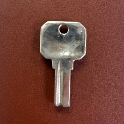 Ski Kansas Key Clip - White Brass