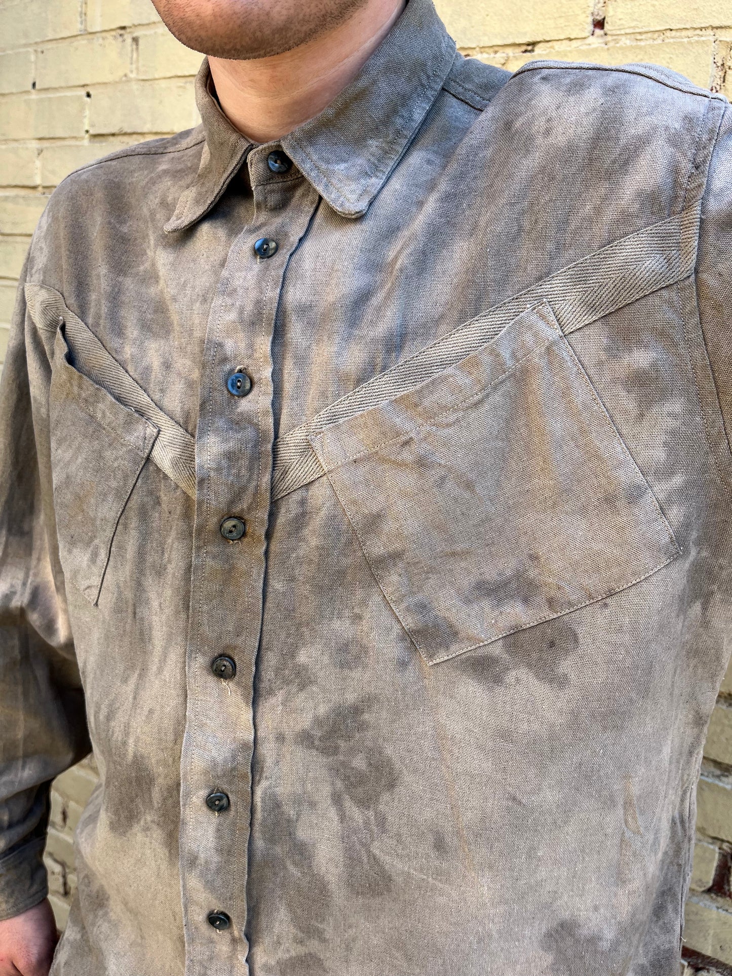 Slant Pocket BD Shirt - Black Tea + Rust Swirl Linen Blend